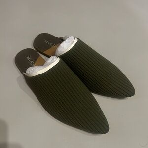 Brand New Kelsi Dagger pointy mules